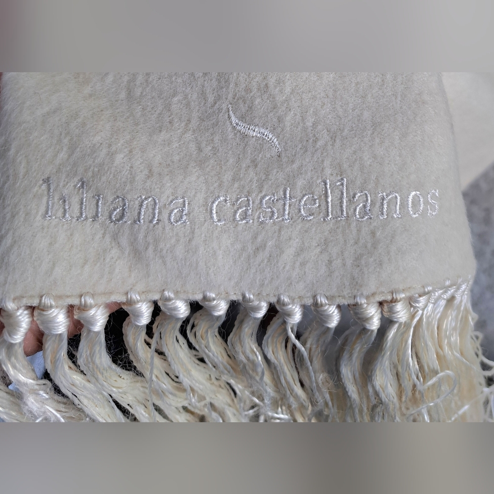 Baby Alpaca and Merinowool Ileana Castellanos Cream Fringe Scarf - Picture 5 of 8